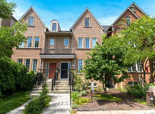 293 Murray Ross Pkwy, Toronto, ON M3J 3N7