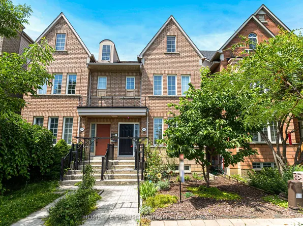 293 Murray Ross Pkwy, Toronto, ON M3J 3N7