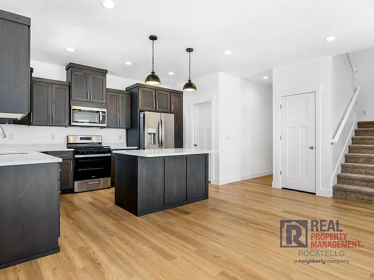 6134 Reflection Ridge Dr — Photo 3