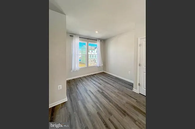 204 Anthem St — Photo 6