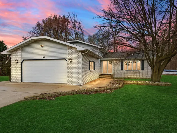292 Streamwood Dr, Valparaiso, IN 46383