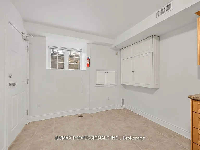 213 Major St #LOWER — Photo 5