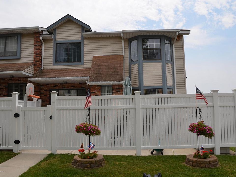 1st image of 18 Lovell Ave