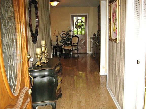 2nd image of 1419 Castille Ct