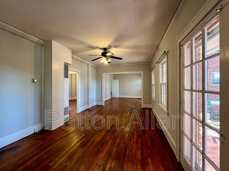 2 bed, 1.0 bath, $1,450 — Photo 4
