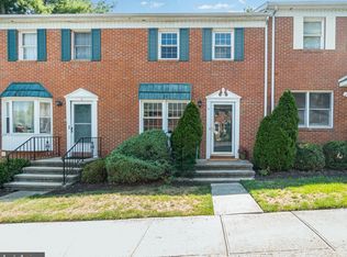 6 S Fairfax Vlg, Harrisburg, PA 17112