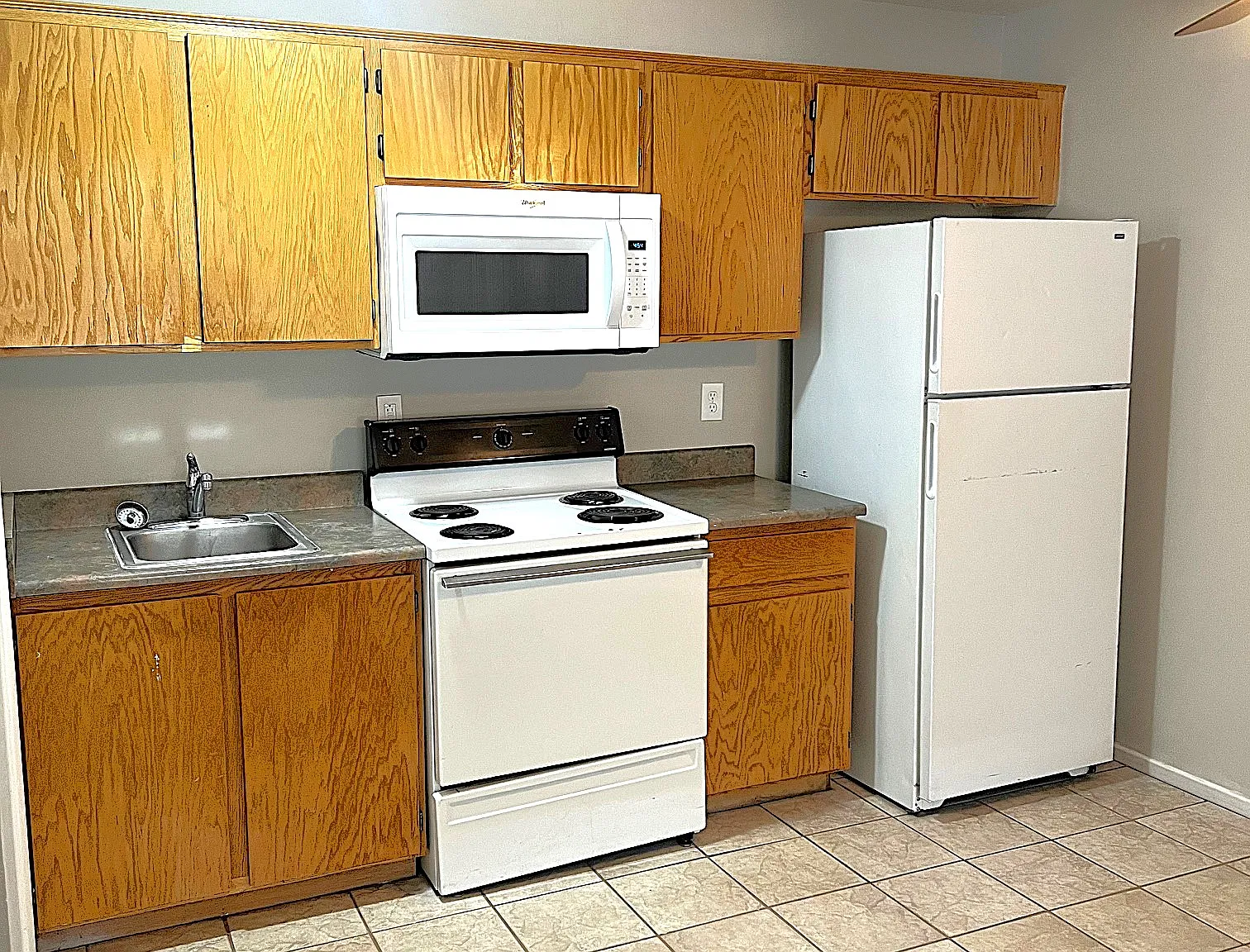 1 bed, 445 sqft, $1,050 — Photo 3