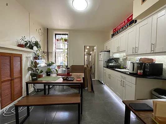 Rented by Compass | media 21