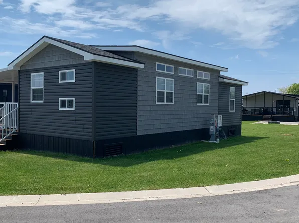 490 Empire Rd #Qmd144, Pt Colborne, ON L0S 1R0