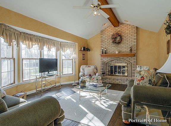 5th image of 71 Winter Hill Cir