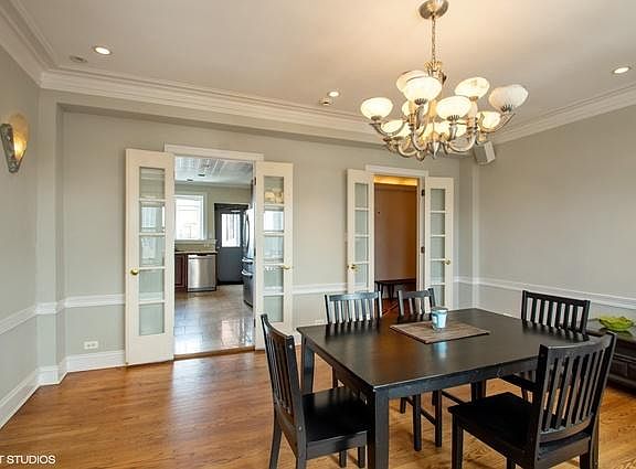 3rd image of 433 W Oakdale Ave #15-C