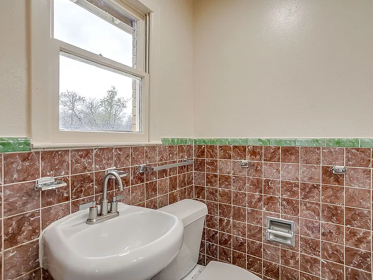 4315 Mackey Dr — Photo 13