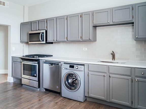 2nd image of 2955 N Milwaukee Ave #N2