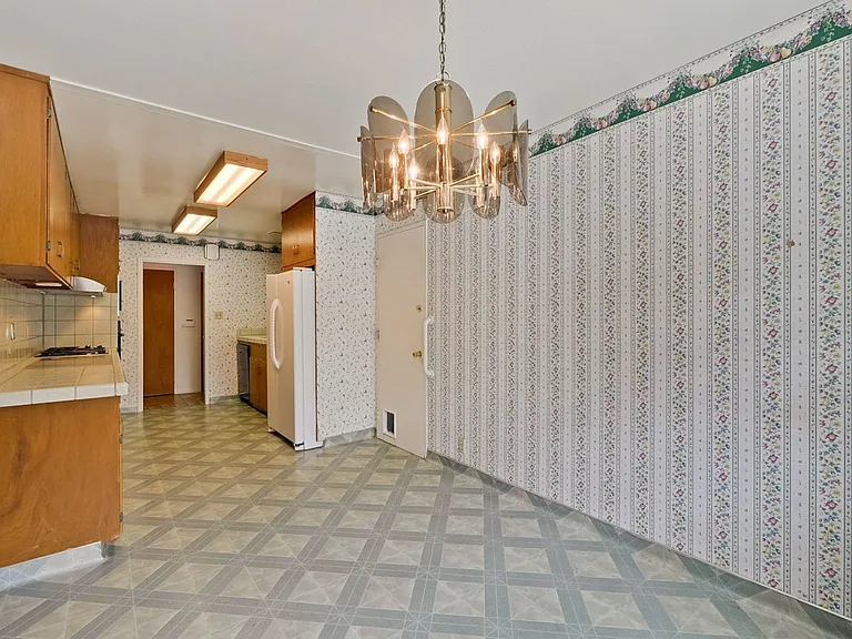 160 Kit Carson Ct — Photo 22