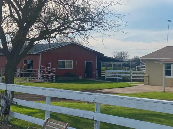 5801 Pleasant Valley Rd, Oakdale, CA 95361