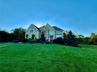 12 Whites Corner Ln, Hopewell Junction, NY 12533