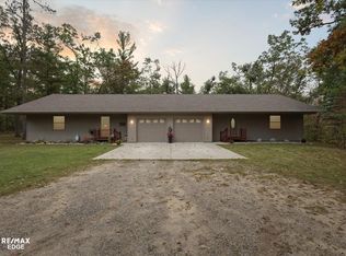 5580 Willoway Rd, Lewiston, MI 49756