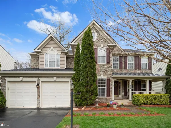 9325 Rustic Breeze Ct, Bristow, VA 20136