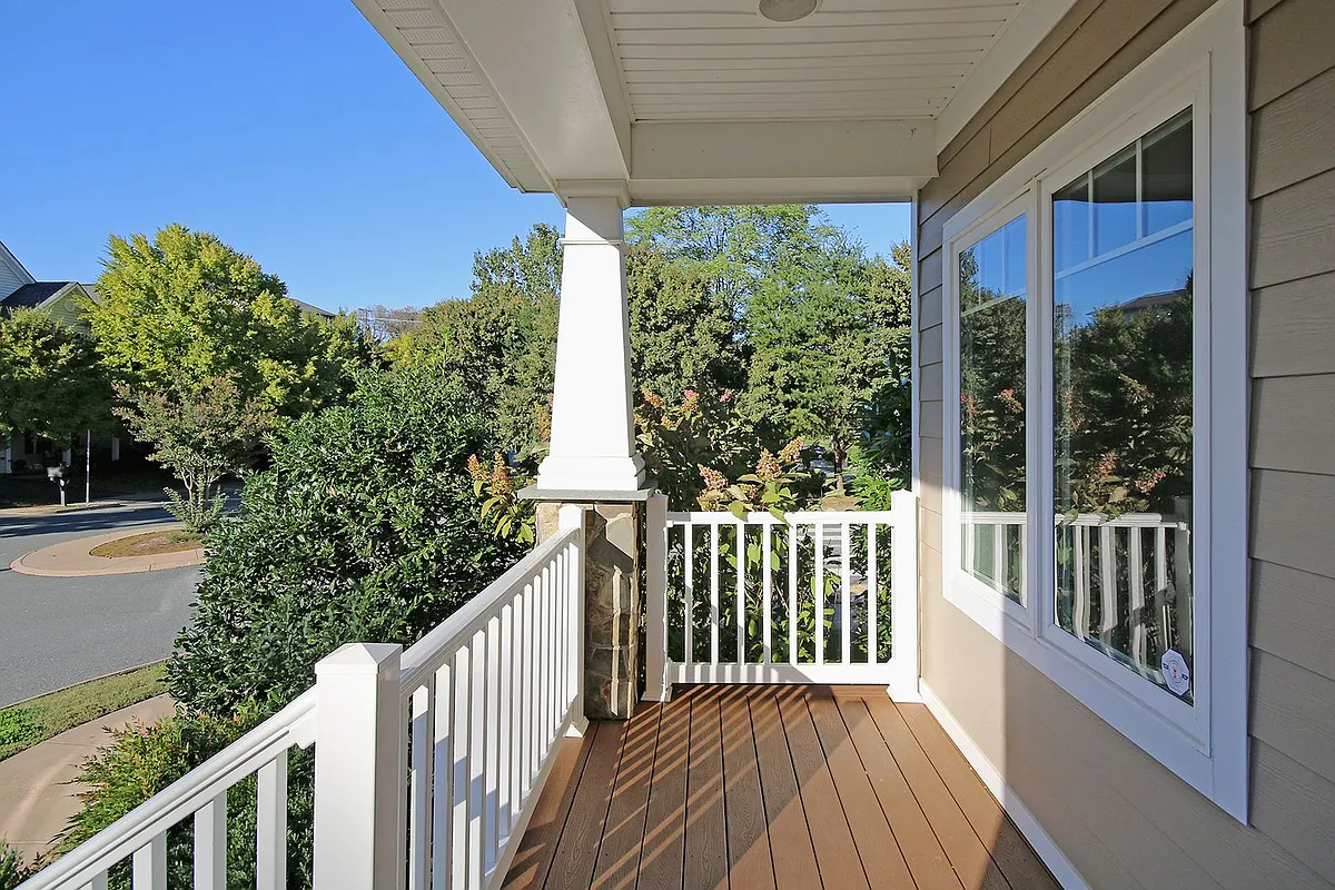 Building Photo - 100 Burnet Way