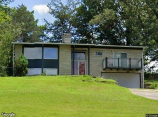1917 W Cape Rock Dr, Cape Girardeau, MO 63701