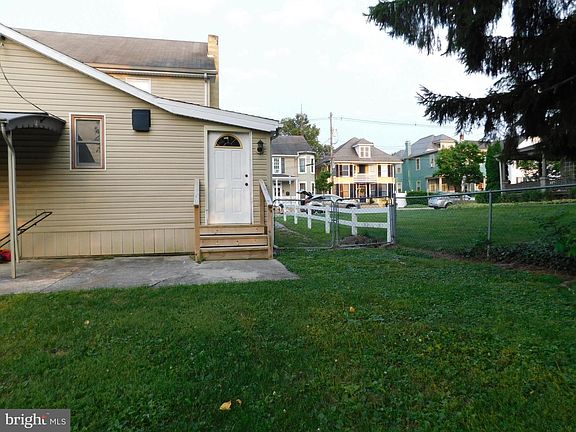 2nd image of 109 S Washington St