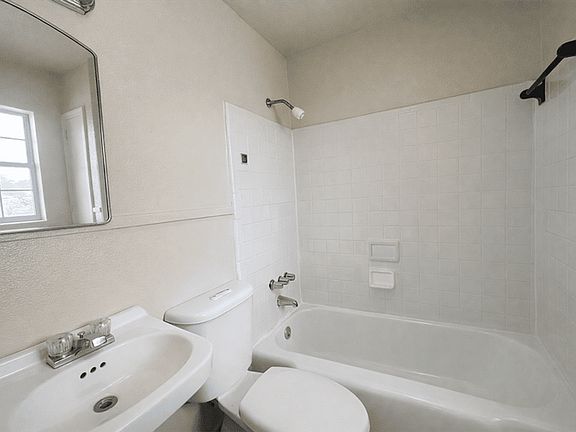 5th image of 1511 W Woodlawn Ave APT 4