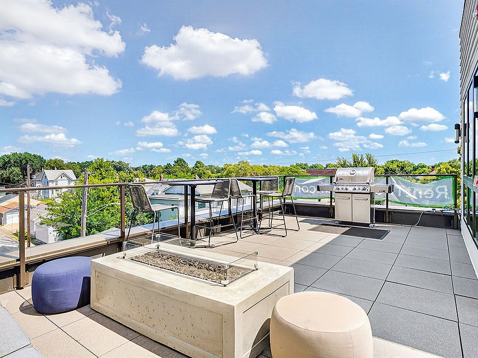 Enjoy fresh air and great company on our rooftop lounge, the perfect place to relax and take in the view.