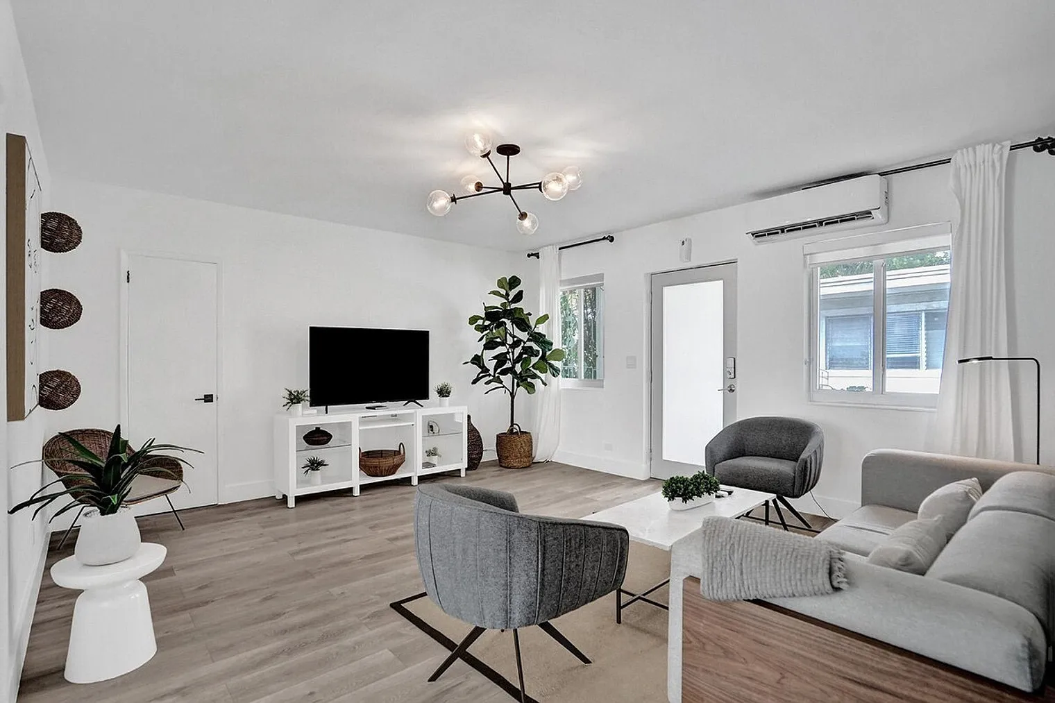 2 bed, 2.0 bath, 1001 sqft, $7,848 — Photo 4