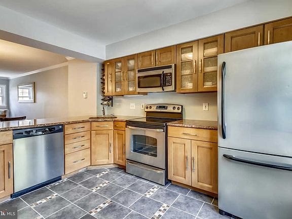 4th image of 2116 N Tazewell Ct