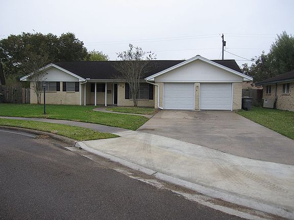 2nd image of 111 Kenilworth Gln
