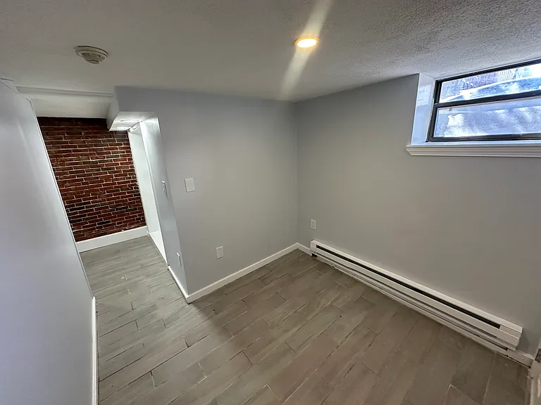 31 Chelsea St — Photo 7