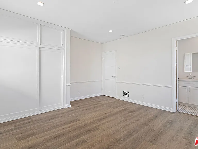 345 N Sycamore Ave #349 — Photo 21