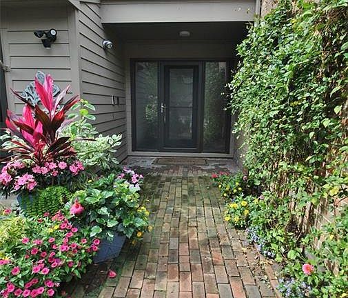 2nd image of 333 N Portage Path Unit 9