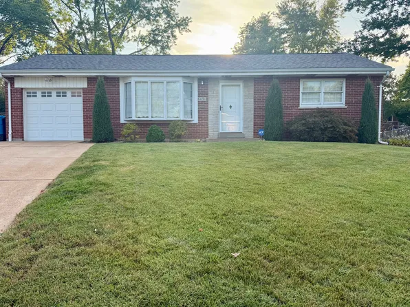 8431 Rockhaven Ln, Saint Louis, MO 63123