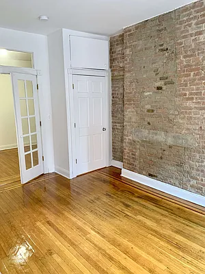 Rented by MQ Realty LLC | media 4
