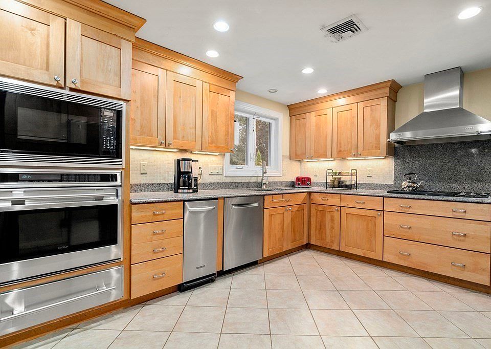 83 Pine St, Natick, MA 01760 Zillow