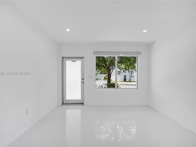 801 15th St #108 — Photo 12