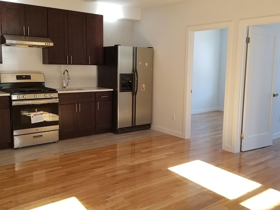 1st image of 2125 E 16th St #2R