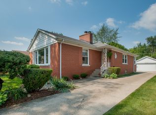 1870 Buckingham Ave, Westchester, IL 60154