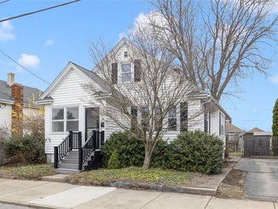 208 Liberty St, Pawtucket, RI, 02861
