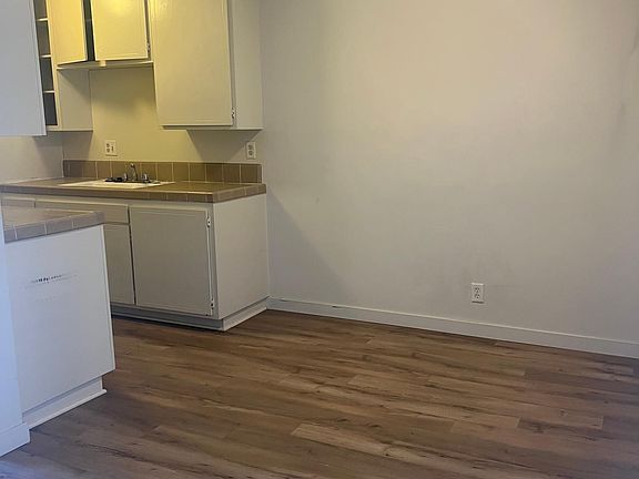 3rd image of 2513 2nd St #213