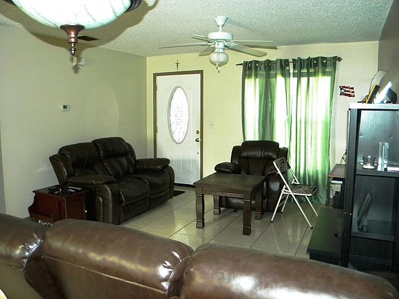 3rd image of 304 Cortez Ct