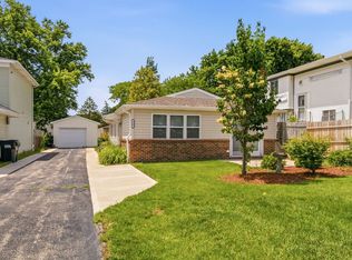 225 Mill Stream Dr, Bolingbrook, IL 60440