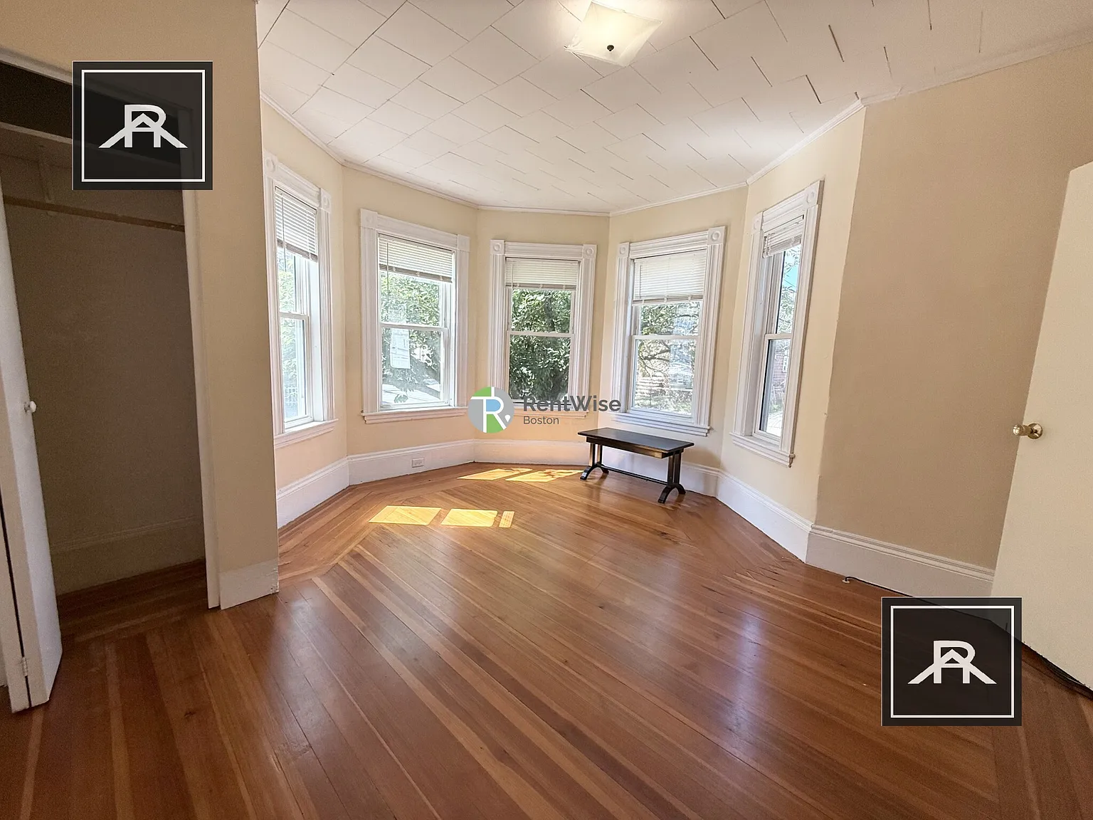 3 bed, 1.0 bath, 1200 sqft, $2,800 — Photo 4