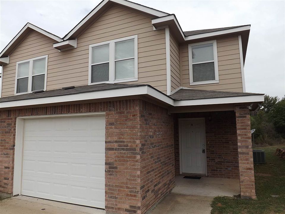 1st image of 1600B Claremont Cir