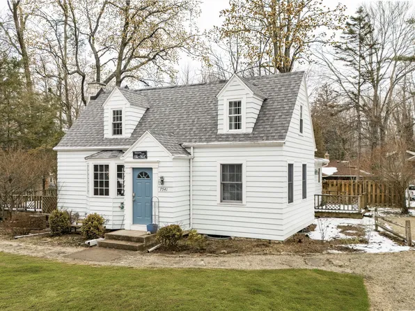 7541 Harbert Rd, Harbert, MI 49115