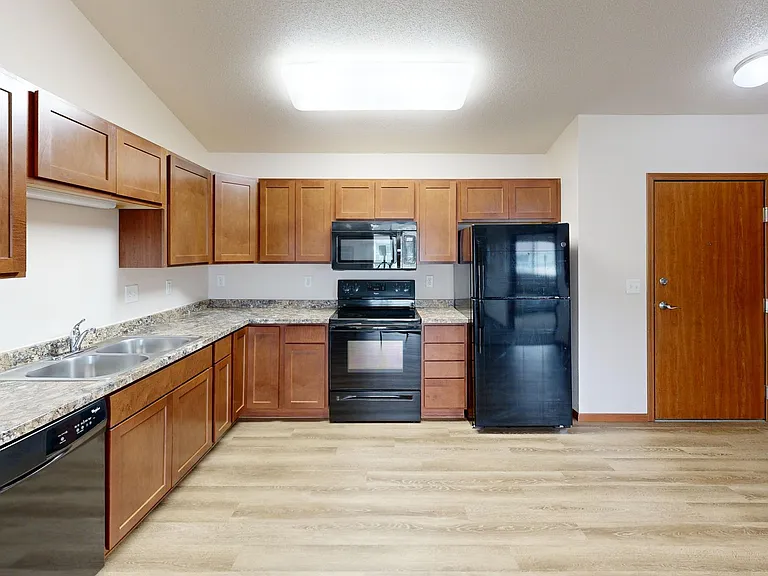 Southport Heights Apartments — Photo 9