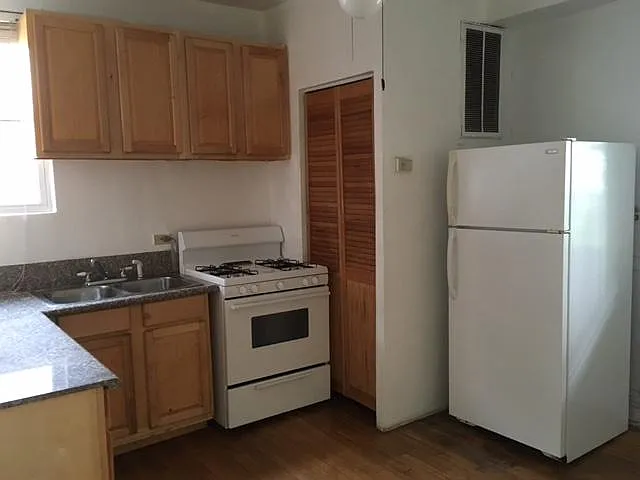 3246 N Seminary Ave #1R — Photo 3