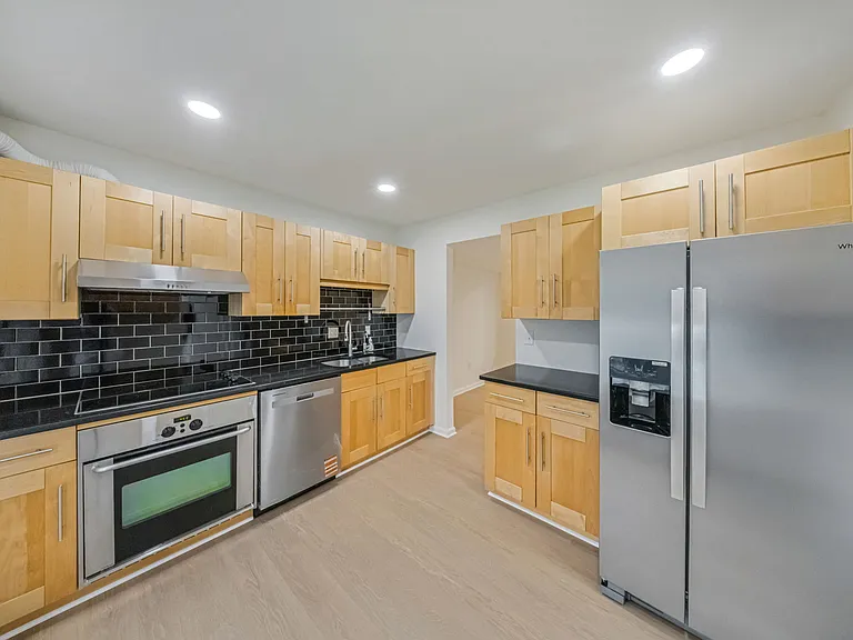 68 Orchard Dr — Photo 3