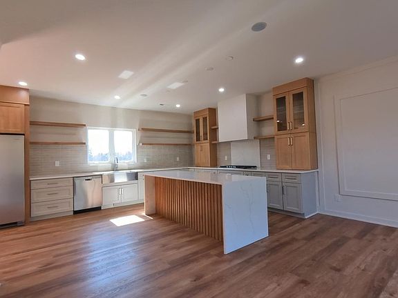 3rd image of 106 Maron Rd
